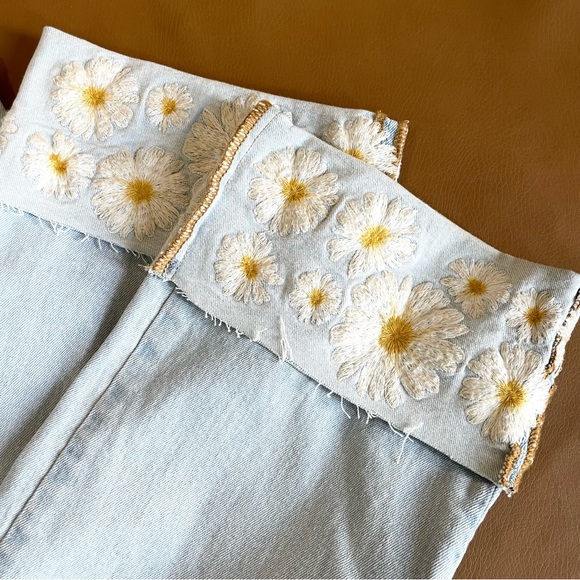 ⚡️SALE⚡️Driftwood Colette - daisy jeans - Picture 2 of 9